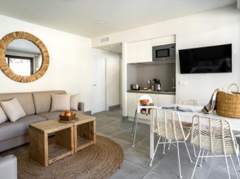 2 Bedroom Deluxe Apartment | Carmen Beach